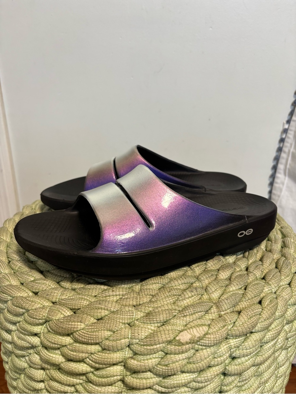OOFOS OOahh Luxe Recovery Slide Iridescent Purple-Pink Sandals - Picture 2 of 7